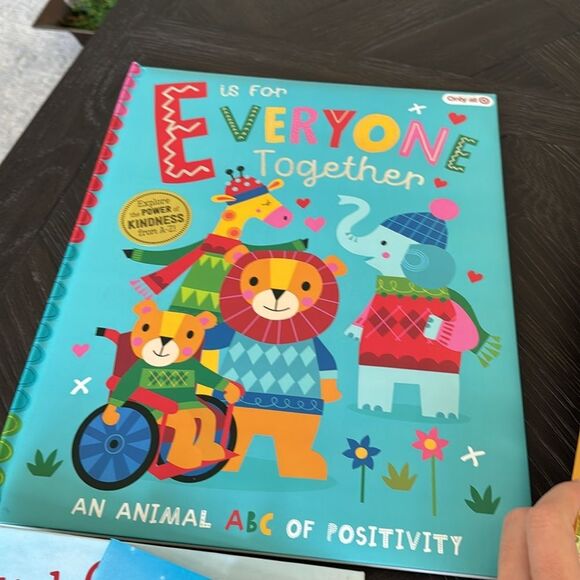 Kids story books, bedtime stories, board books, look and find, paw patrol - Picture 2 of 7